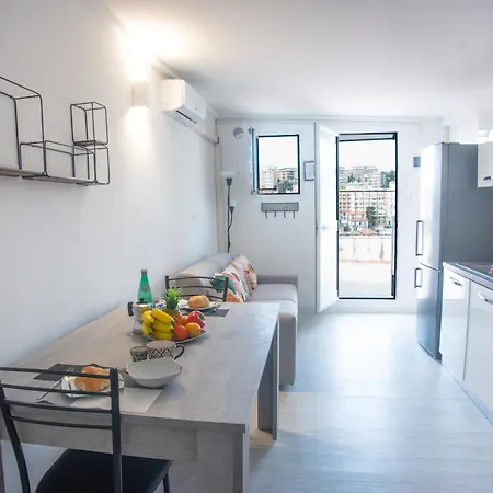 Sea View Historic Center - Happy Apartament