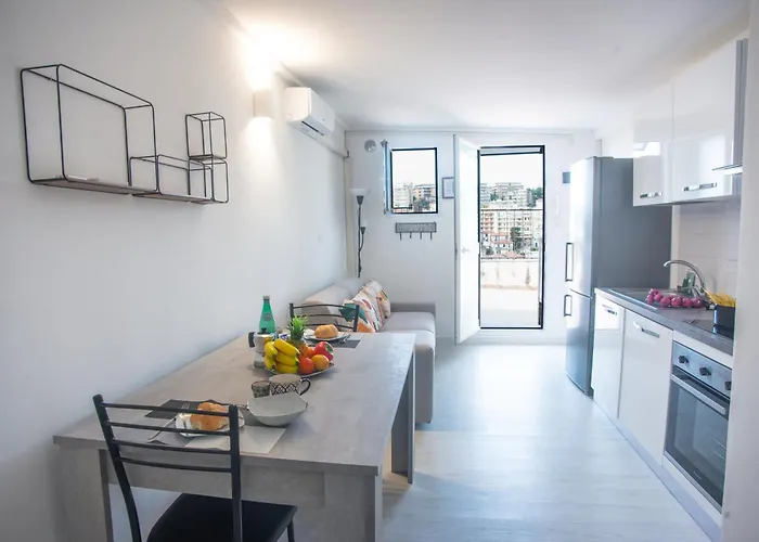 Sea View Historic Center - Happy Apartment